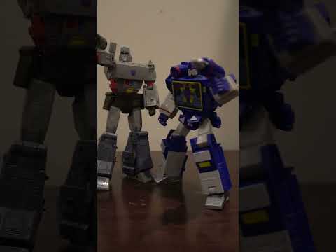 Official YouTube thumbnail for “Studio Series 86 Soundwave”.